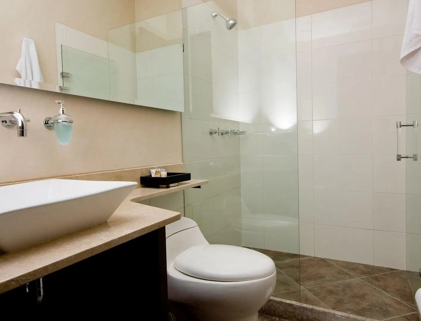 ****  Hotel Lincoln Medellín Colombia