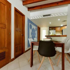  Apartamento Edificio Bay Point Con Balcon 305 Colombia