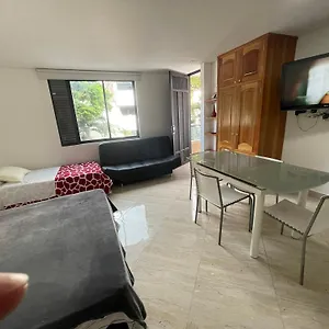 Nuevo, Moderno , Elegante Y Muy Bien Ubicado , En Laureles Apartamento