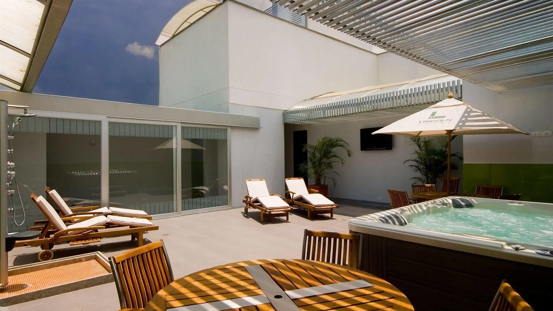 Hotel Lincoln 메딜린